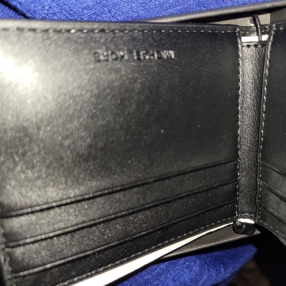 Micheal kors wallet new in box - Picture 5 of 6